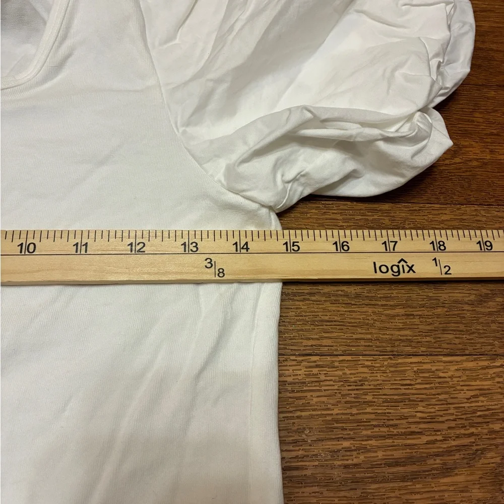 Women’s Old Navy White Puffy Sleeve Top Size Medium